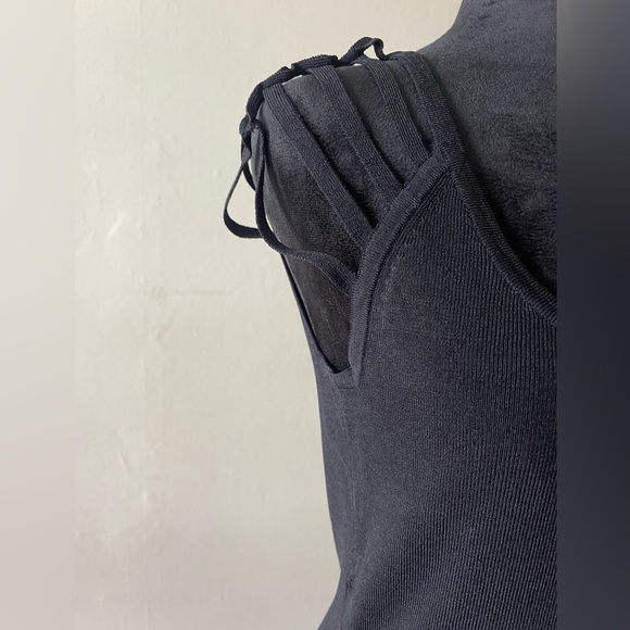 Boston Proper Sleeveless top w/ Cut-Out Shoulders, size small - Picture 3 of 5